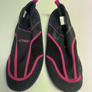 DBX Women’s size 10 black and pink water shoe.  Used